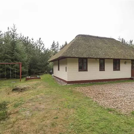 Villa With Thatched Roof And Calm Blåvand